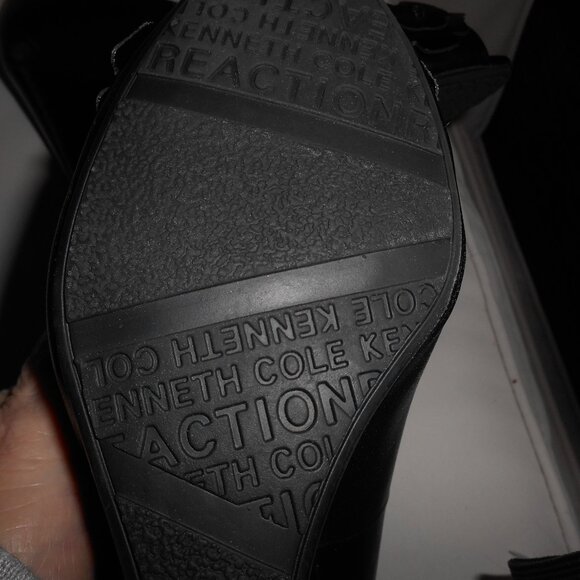 KENNETH COLE BLACK EMBELLISHED OPEN TOE WEDGE SHOE RIGHT SHOE 7M LEFT SHOE 7.5M - Picture 7 of 10